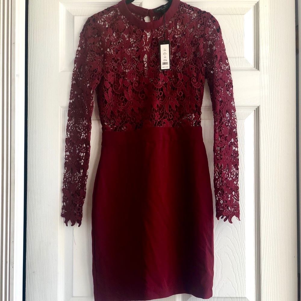 NWT Couture Lace Long Sleeve Formal Dress